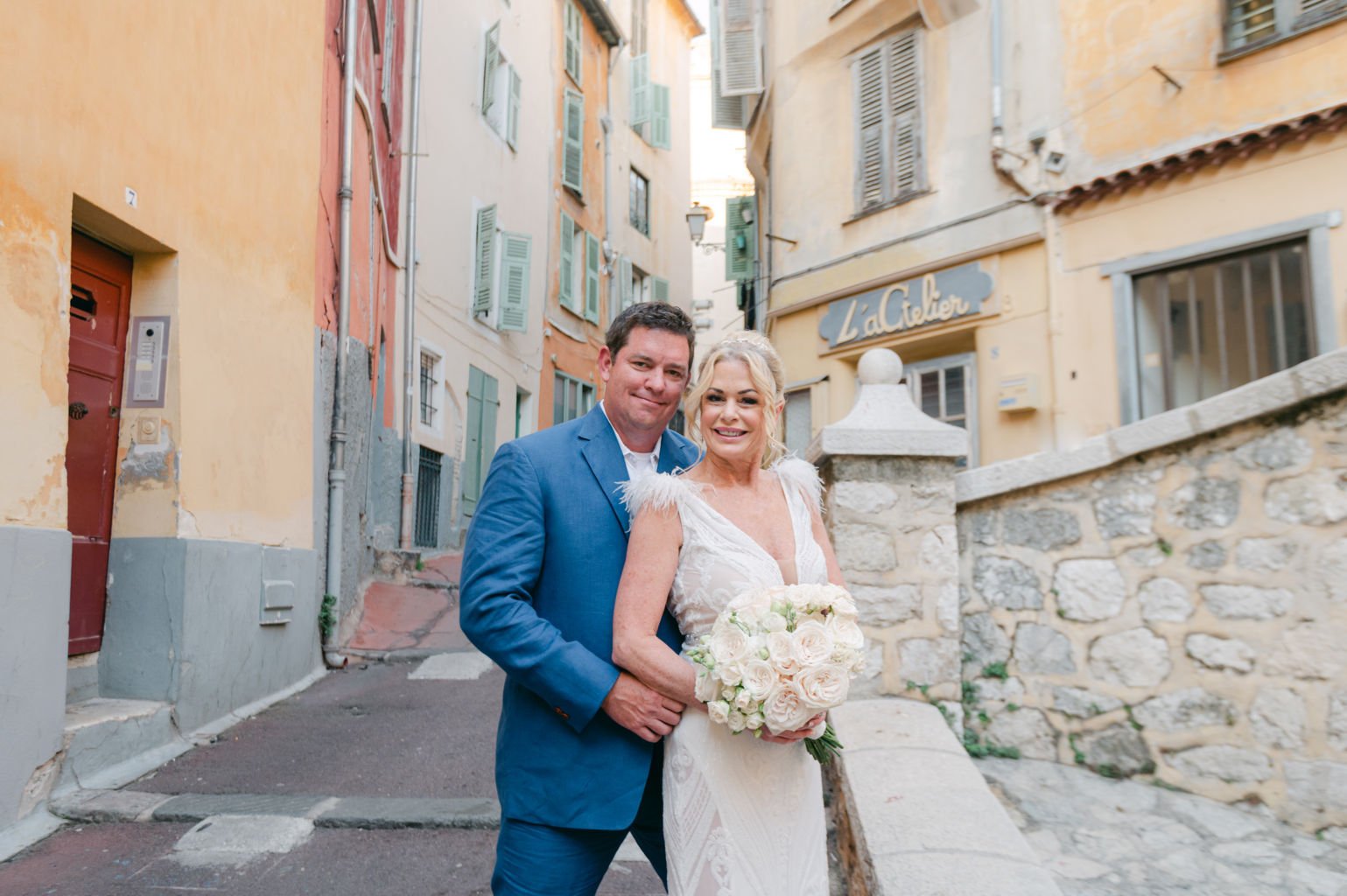wedding photographer Nice, France Cote d'Azur photo session bride and groom Nice old town sedinta foto nunta Nisa Franta fotograf nunta Franta
